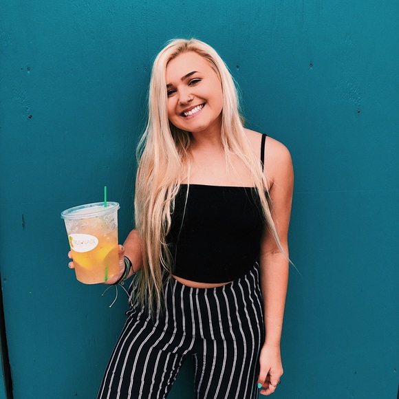 Meet your posher, Madison - Picture 1 of 7